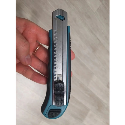 Couteau Utilitaire - Cutter Makita D-65713 – Précision, Durabilité et Confort
